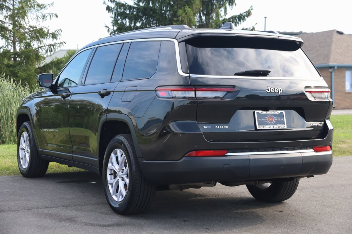 2021 Jeep Grand Cherokee Limited photo 2