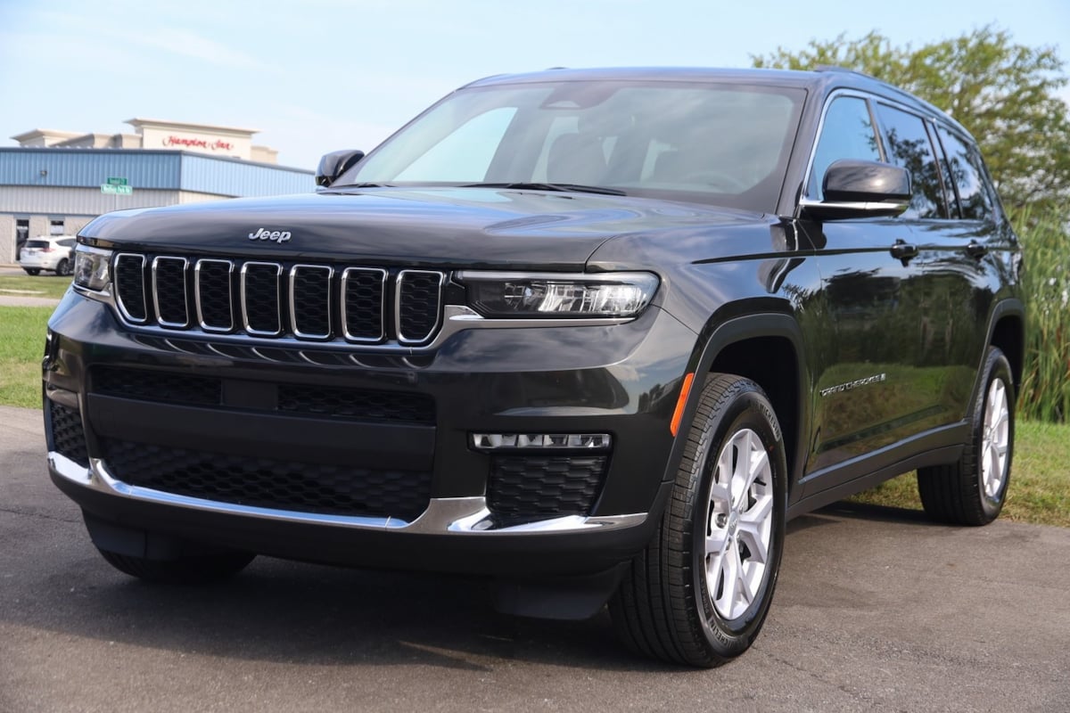 2021 Jeep Grand Cherokee Limited photo 3