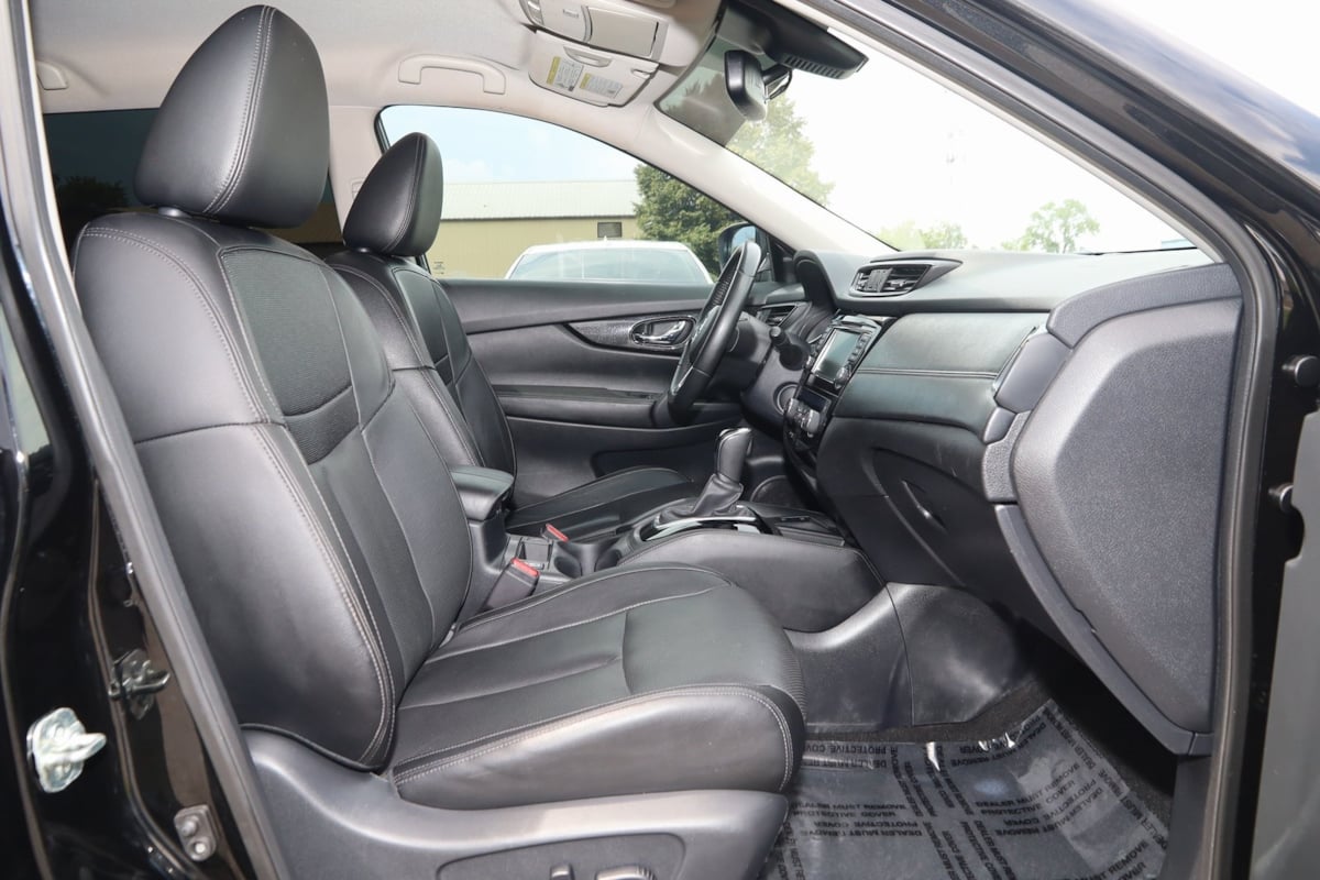 2020 Nissan Rogue SL photo 9