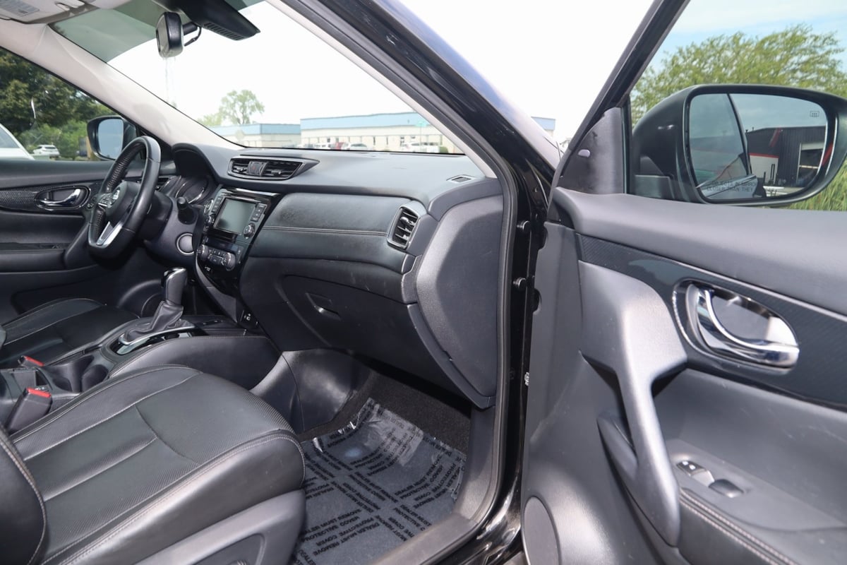 2020 Nissan Rogue SL photo 44