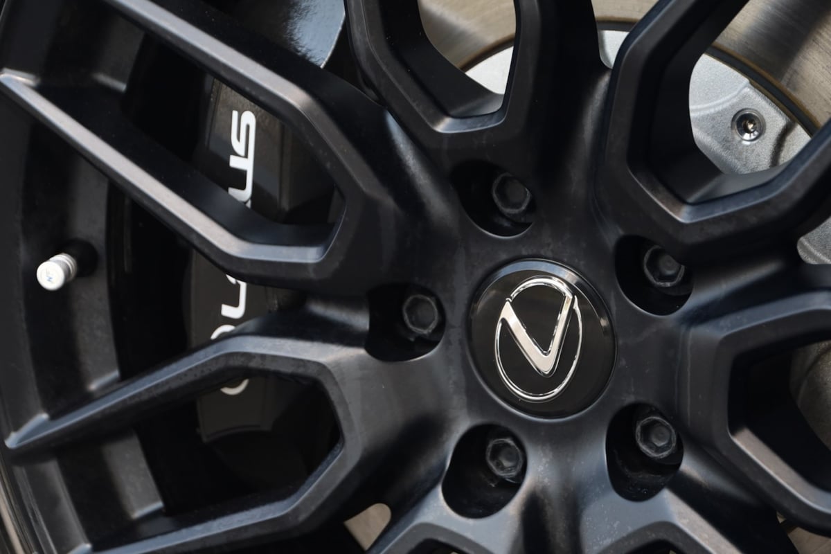 2024 Lexus IS 500 F SPORT Performance photo 17