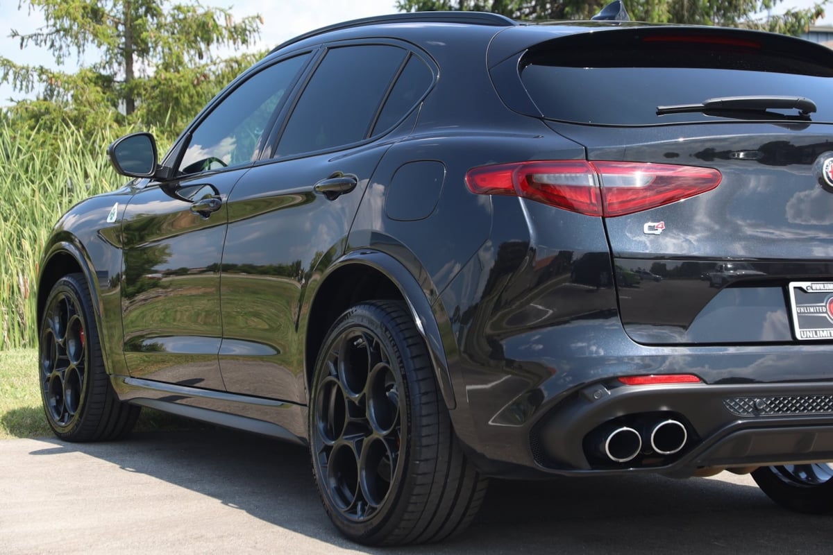 2023 Alfa Romeo Stelvio Quadrifoglio photo 25
