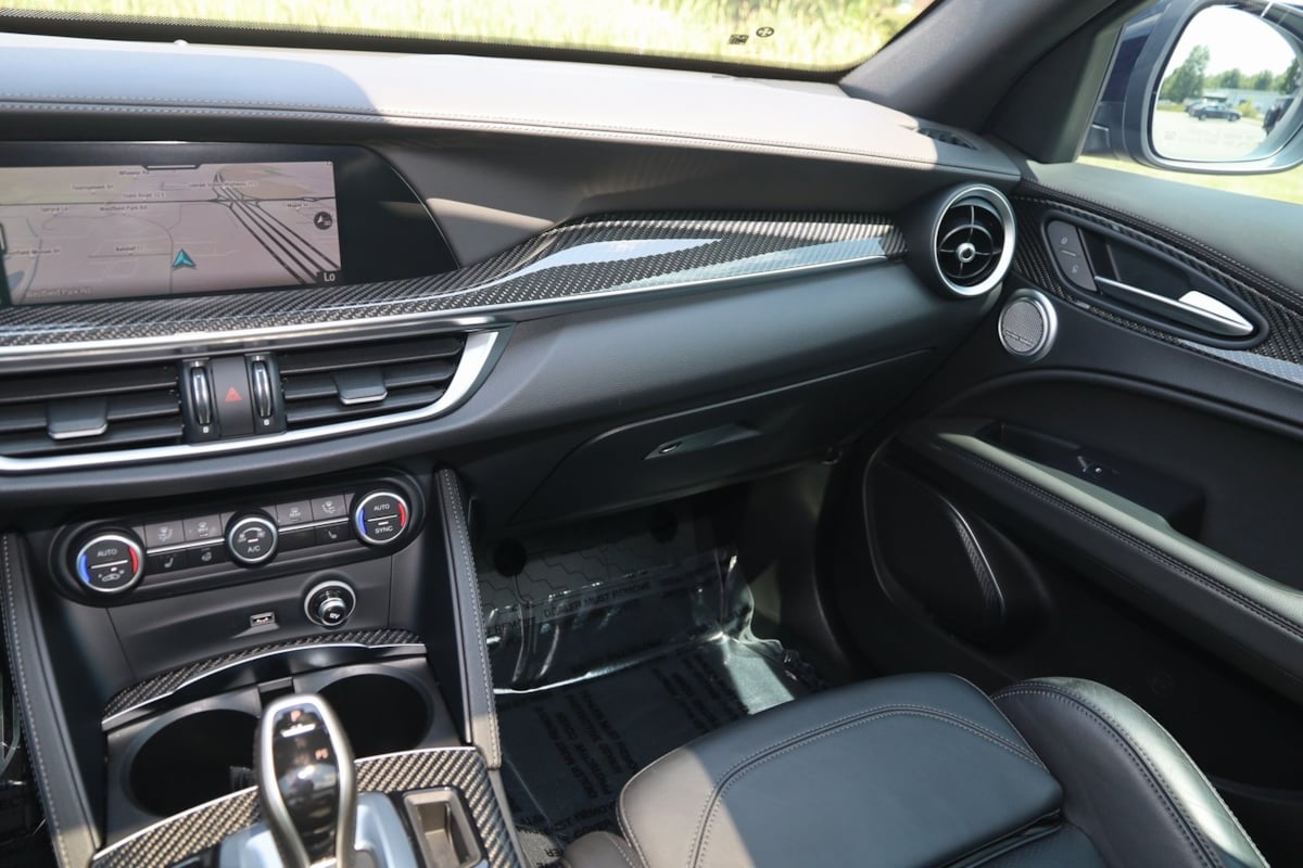 2023 Alfa Romeo Stelvio Quadrifoglio photo 34