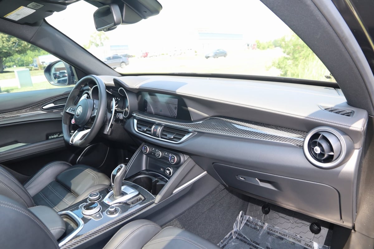 2023 Alfa Romeo Stelvio Quadrifoglio photo 61