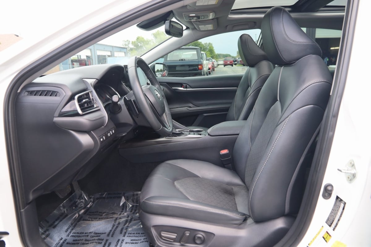 2023 Toyota Camry XSE photo 7