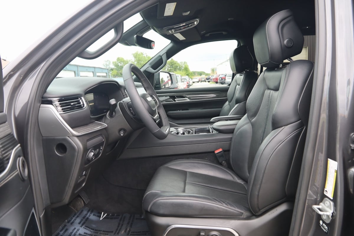 2022 Jeep Wagoneer Series II photo 4