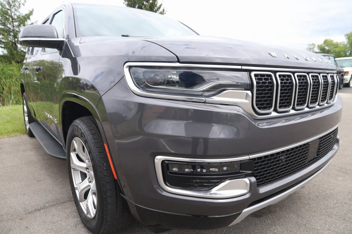 2022 Jeep Wagoneer Series II photo 46