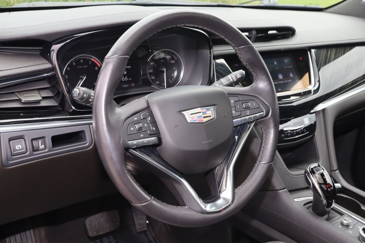 2023 Cadillac XT6 Premium Luxury photo 3