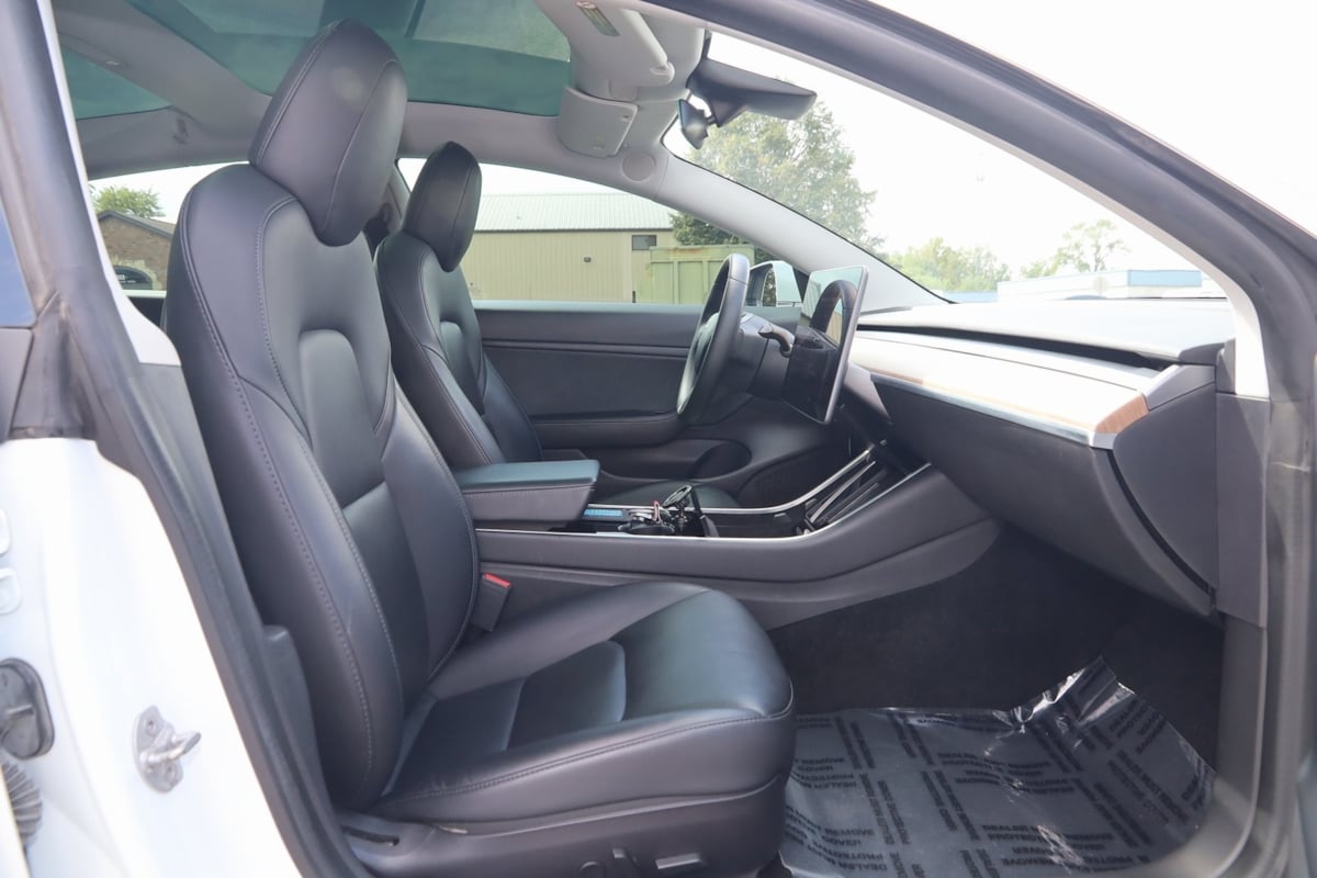 2020 Tesla Model 3 Long Range photo 7