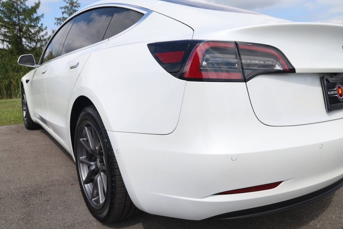 2020 Tesla Model 3 Long Range photo 21