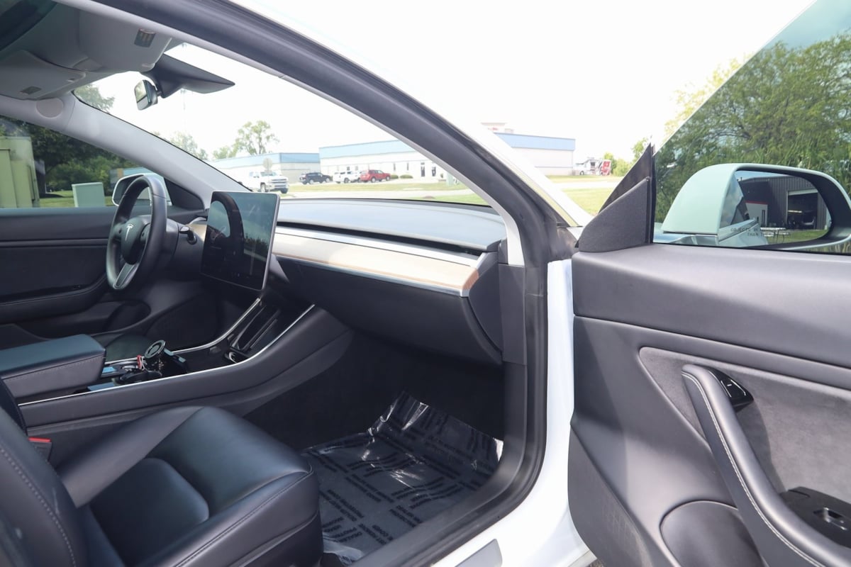 2020 Tesla Model 3 Long Range photo 45