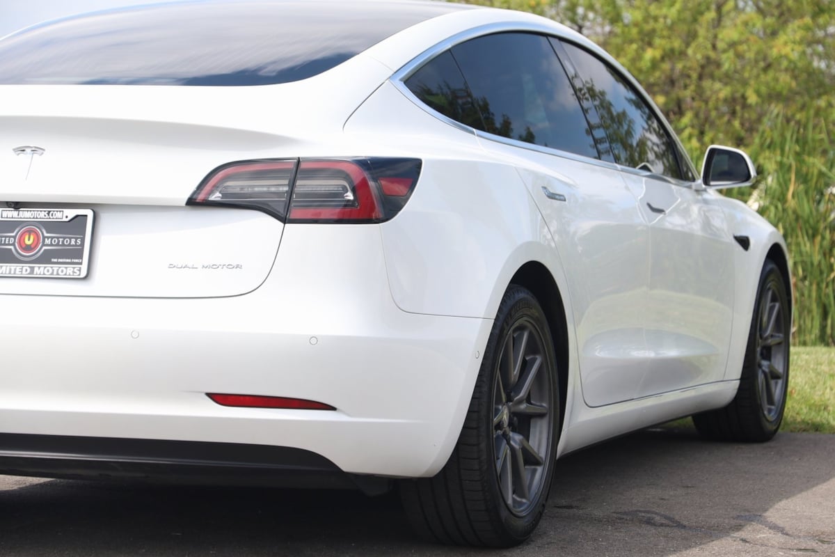 2020 Tesla Model 3 Long Range photo 47