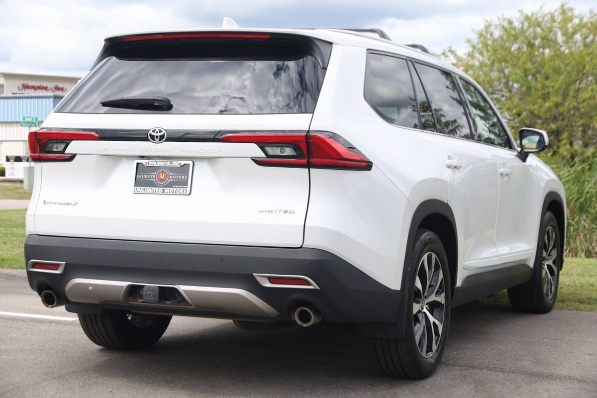 2024 Toyota Grand Highlander Hybrid MAX Limited photo 2
