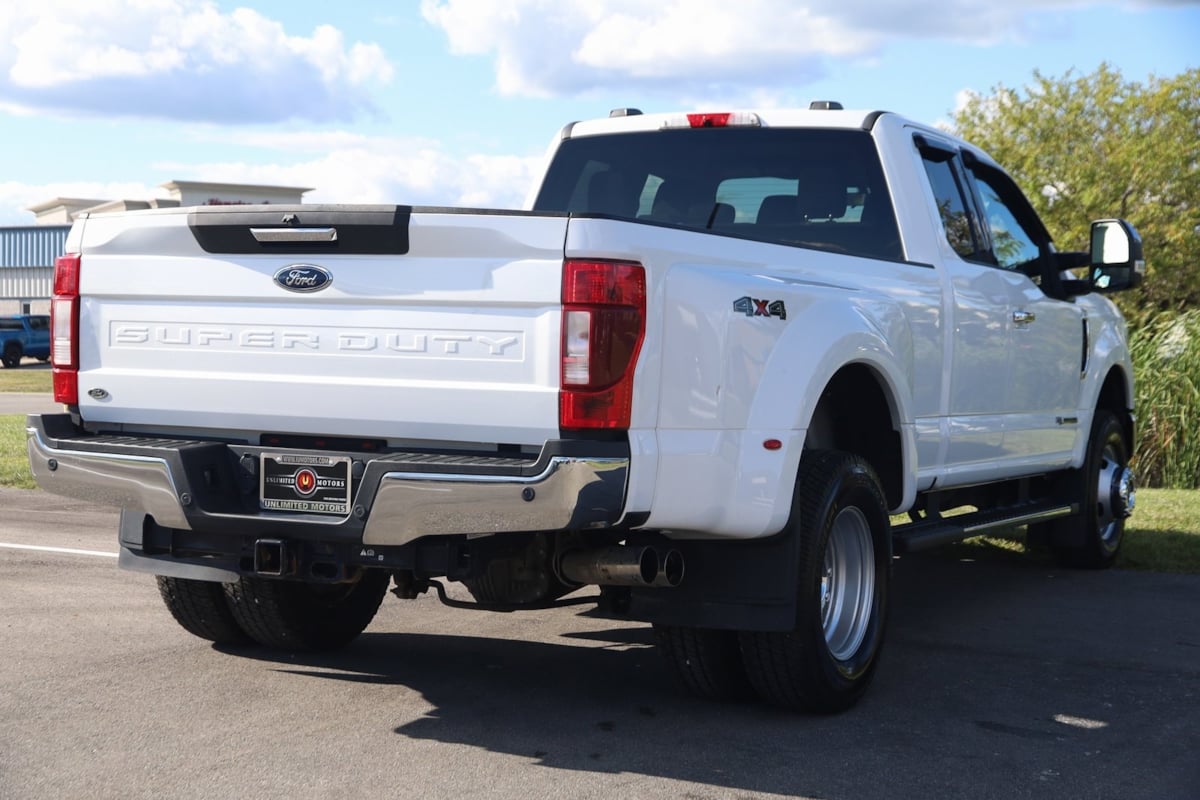 2022 Ford F-350 XLT photo 2