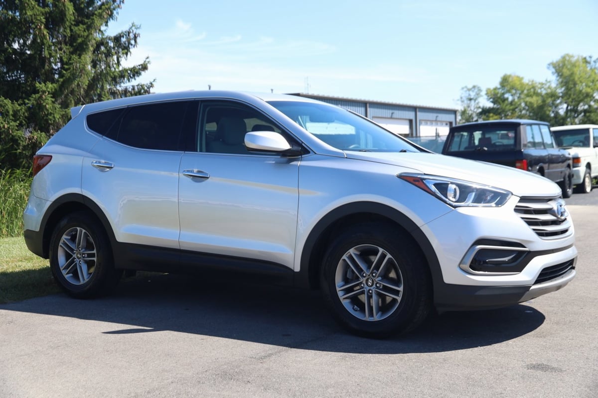 2017 Hyundai Santa Fe Sport Base photo 2