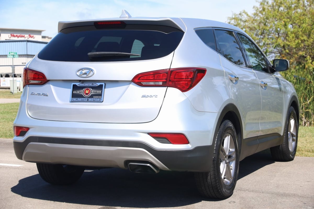 2017 Hyundai Santa Fe Sport Base photo 3
