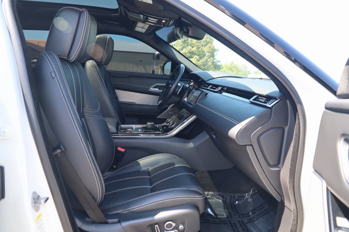 2020 Land Rover Range Rover Velar R-Dynamic HSE photo 2