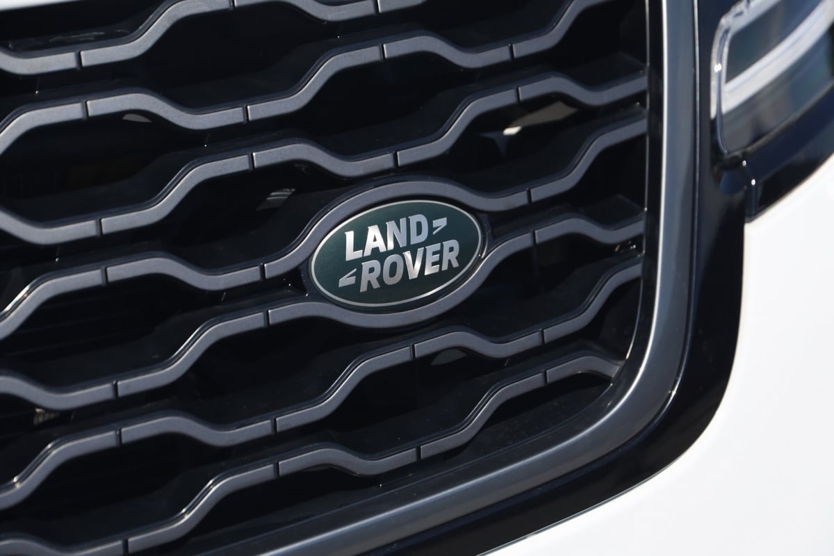 2020 Land Rover Range Rover Velar R-Dynamic HSE photo 9