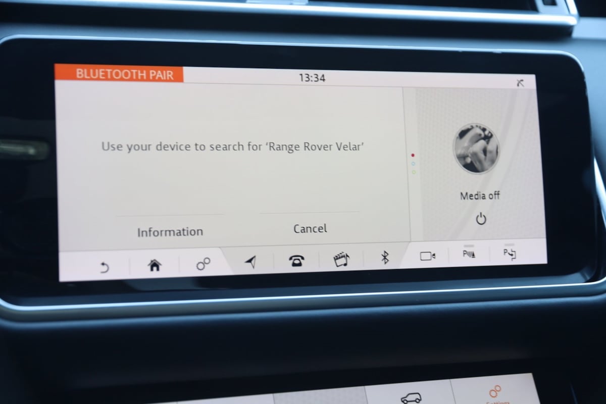 2020 Land Rover Range Rover Velar R-Dynamic HSE photo 31