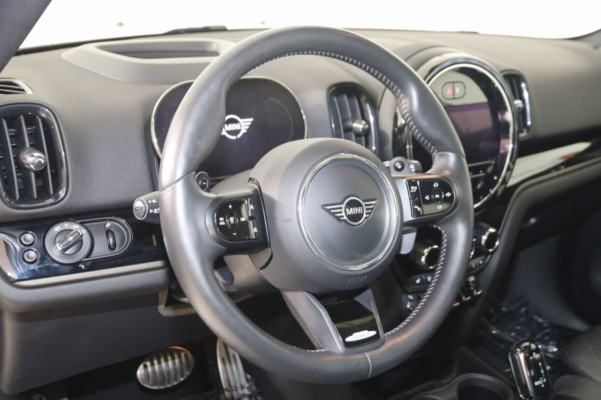 2023 Mini Countryman John Cooper Works Iconic photo 3