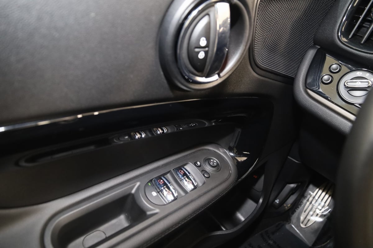 2023 Mini Countryman John Cooper Works Iconic photo 35