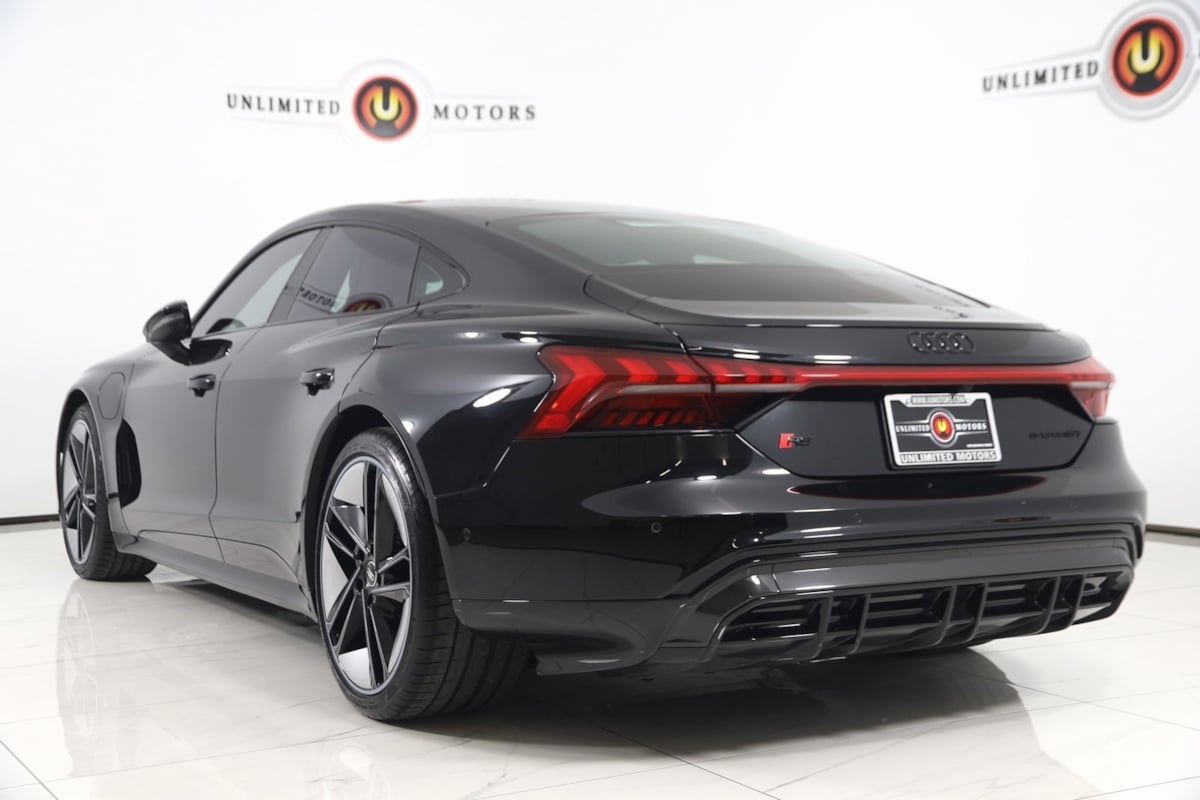 2024 Audi RS e-tron GT Base photo 2