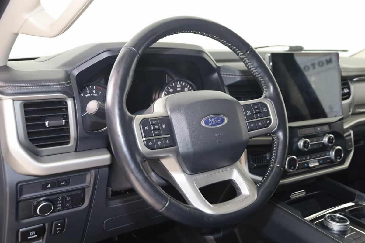 2022 Ford Expedition MAX XLT photo 4