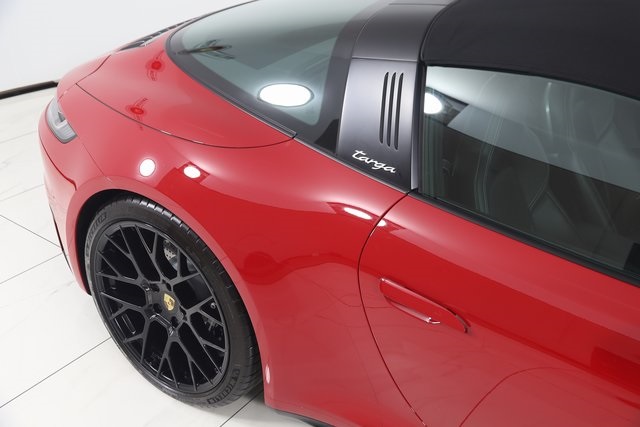 2024 Porsche 911 4S Black Edition photo 25