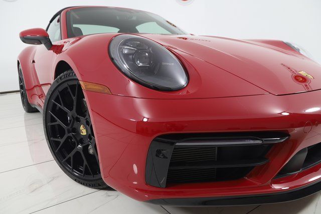 2024 Porsche 911 - Photo 35