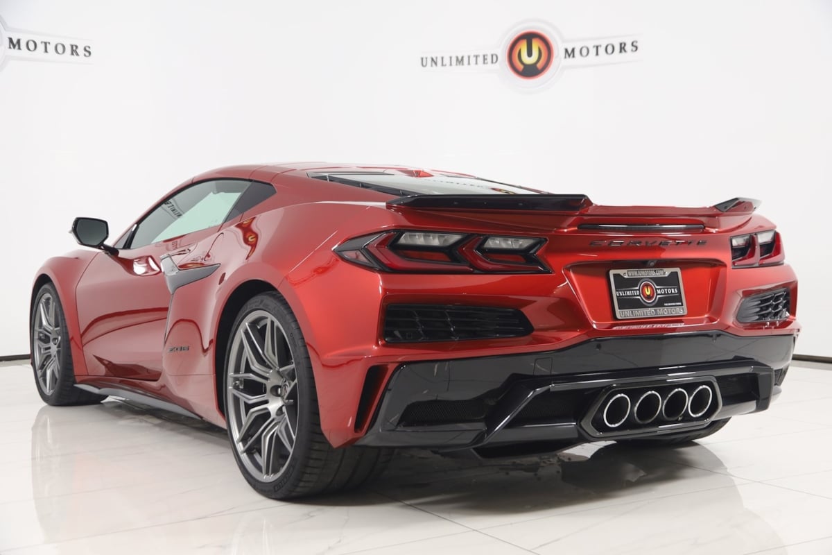 2023 Chevrolet Corvette Z06 3LZ photo 2