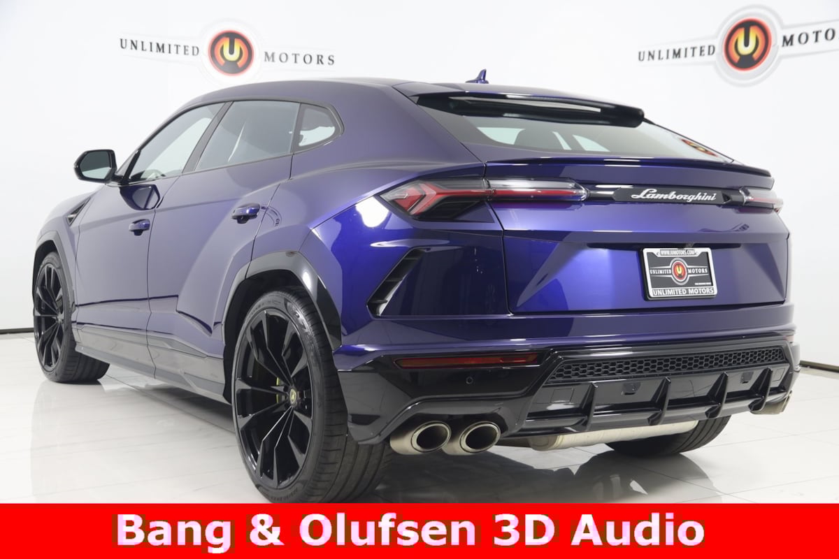 2021 Lamborghini Urus Base photo 2