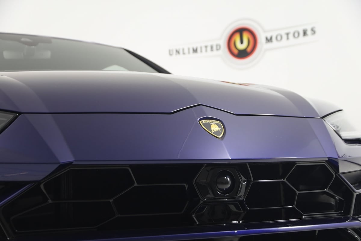 2021 Lamborghini Urus Base photo 20