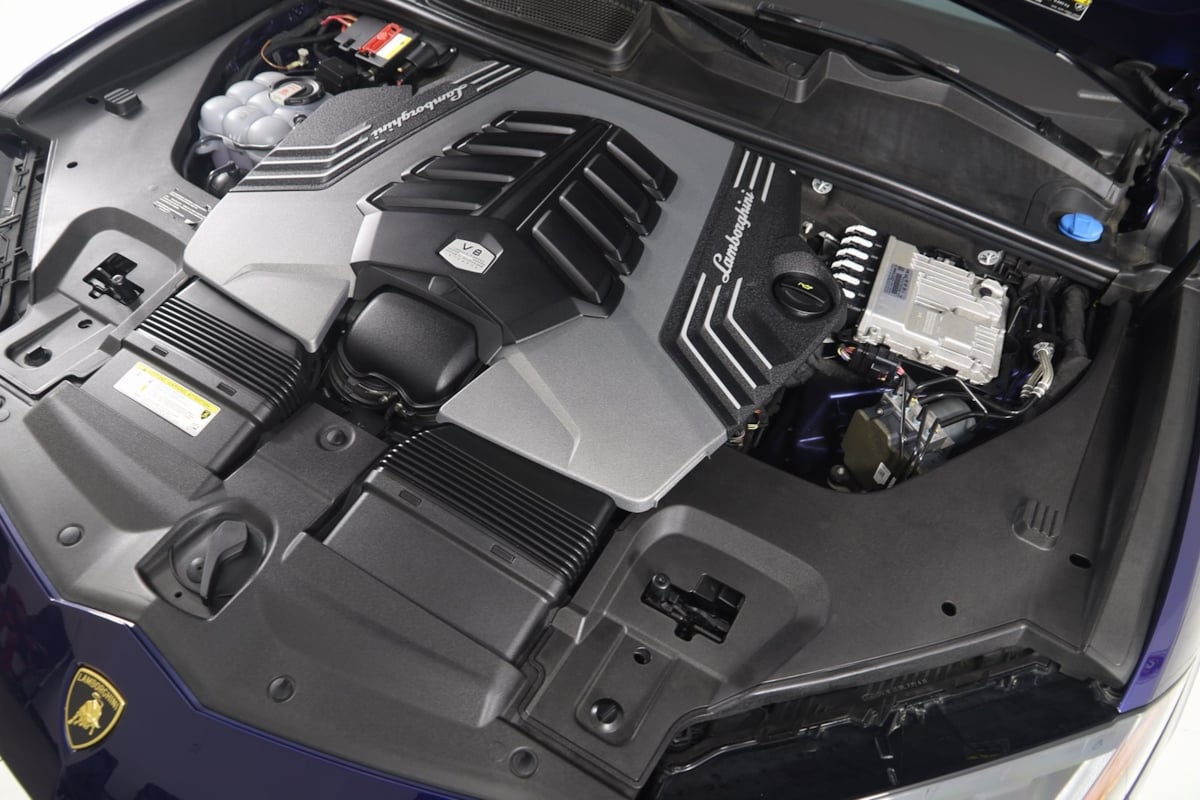 2021 Lamborghini Urus Base photo 24
