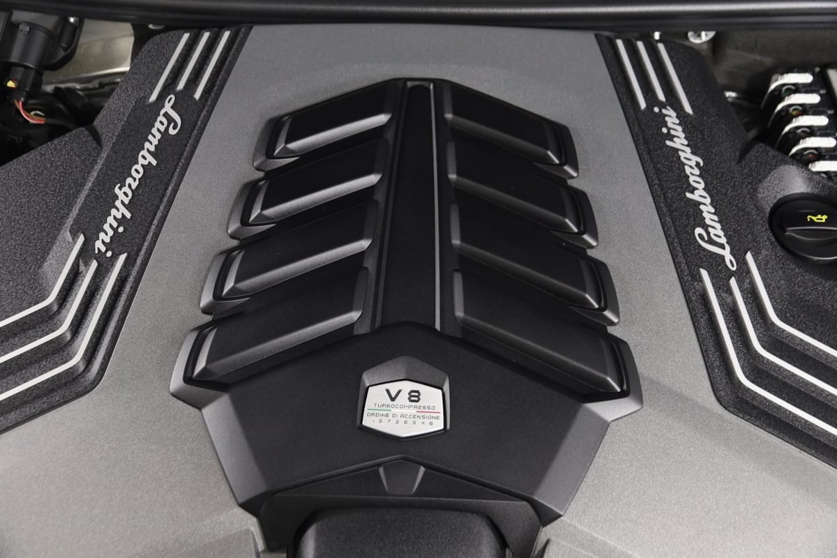 2021 Lamborghini Urus Base photo 26