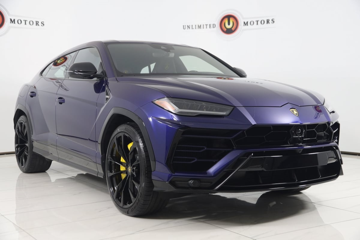 2021 Lamborghini Urus Base photo 27