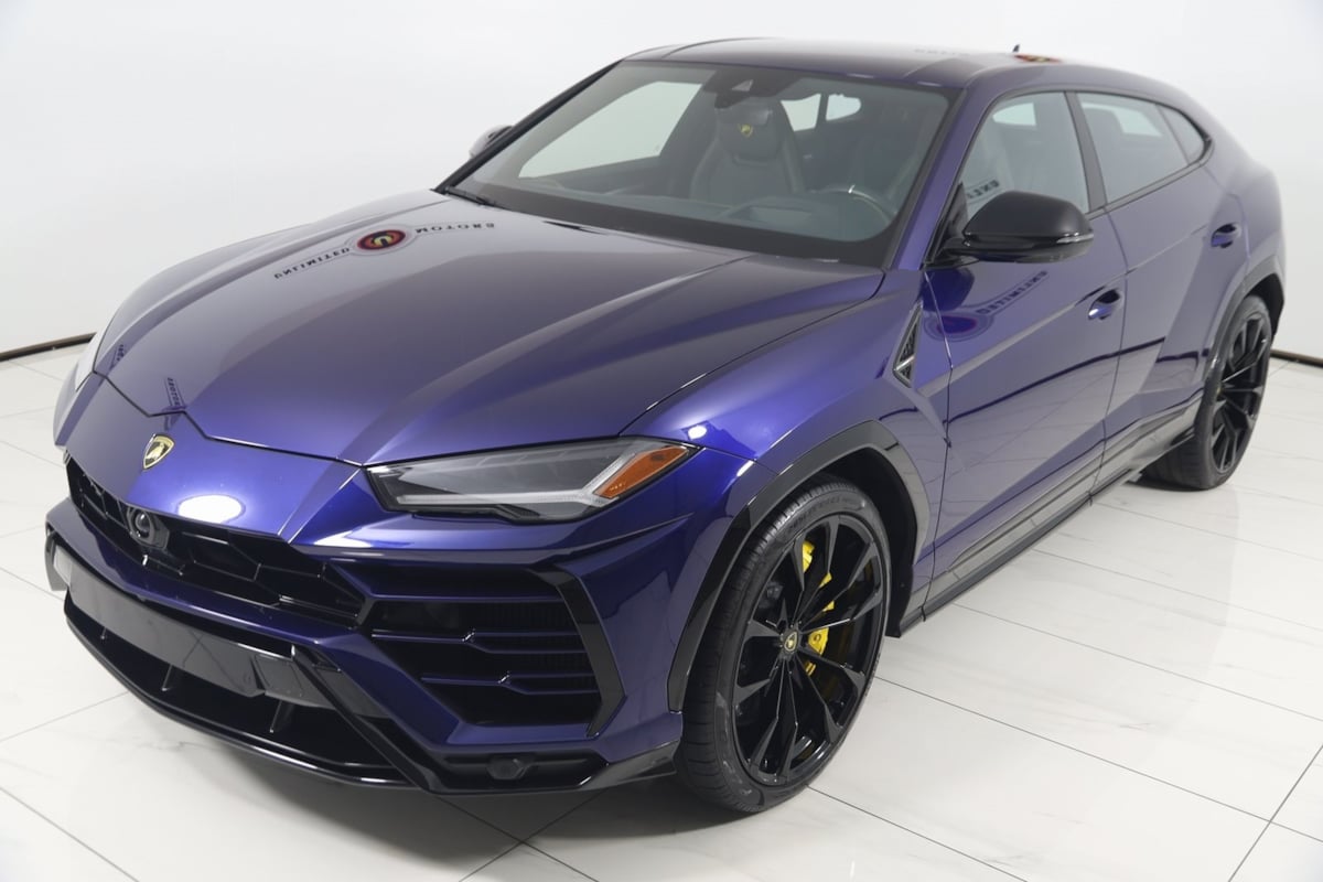 2021 Lamborghini Urus Base photo 28