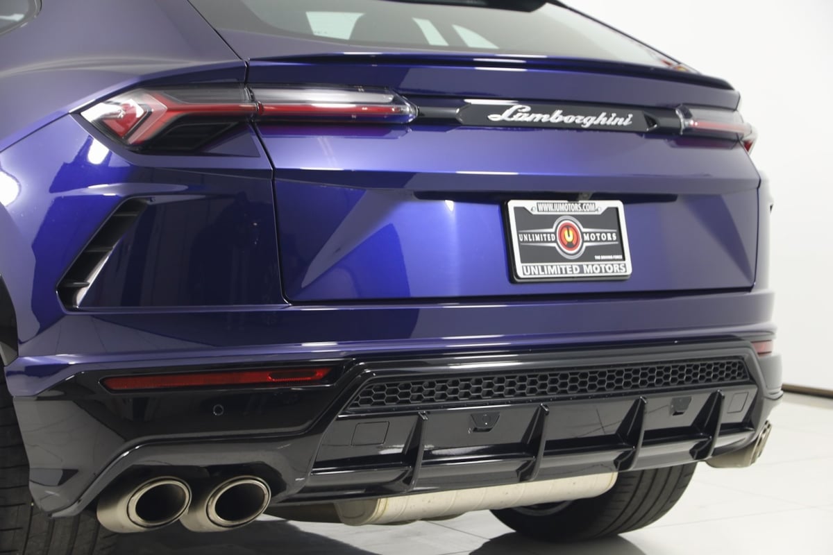 2021 Lamborghini Urus Base photo 29