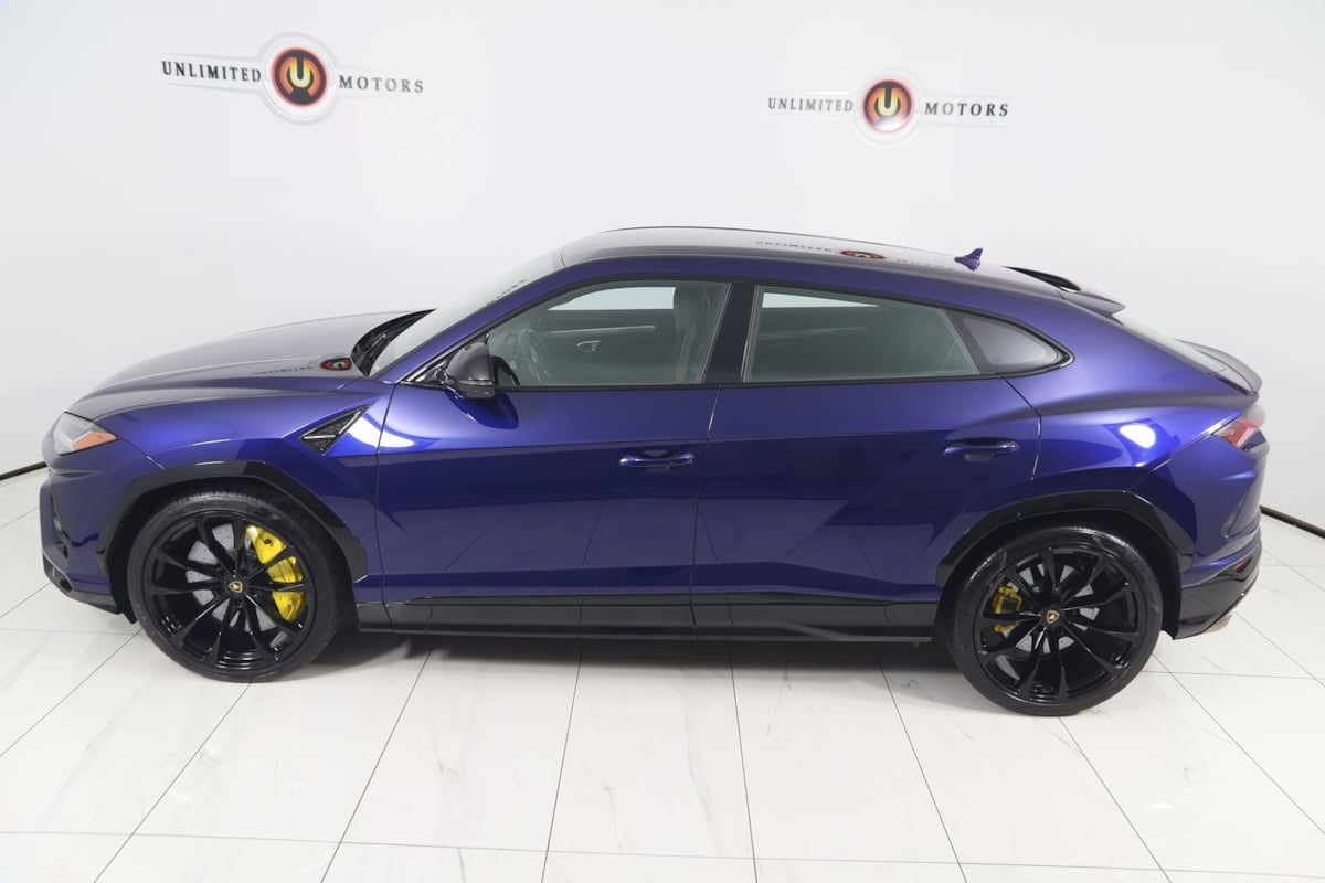 2021 Lamborghini Urus Base photo 33