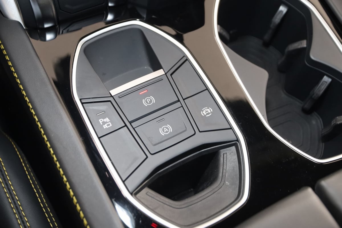 2021 Lamborghini Urus Base photo 39