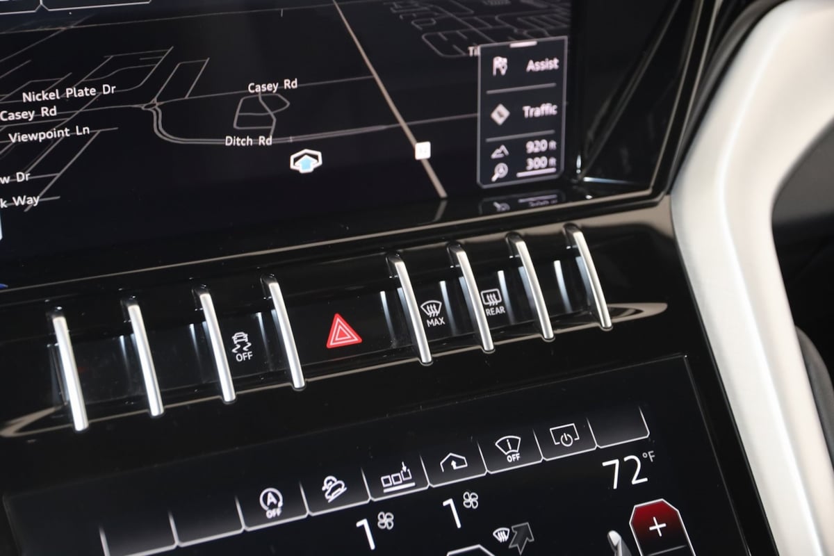 2021 Lamborghini Urus Base photo 41