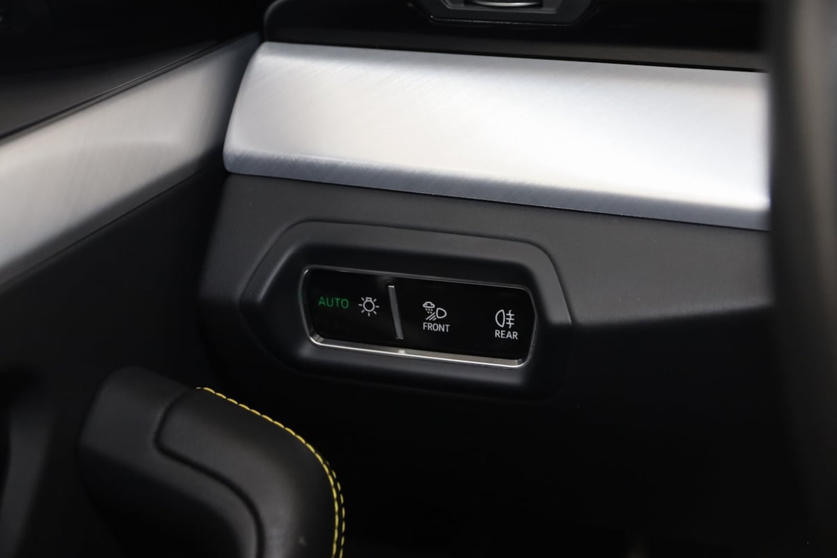 2021 Lamborghini Urus Base photo 42