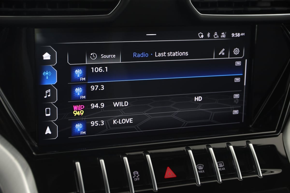 2021 Lamborghini Urus Base photo 49