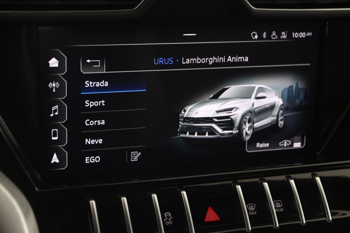 2021 Lamborghini Urus Base photo 54