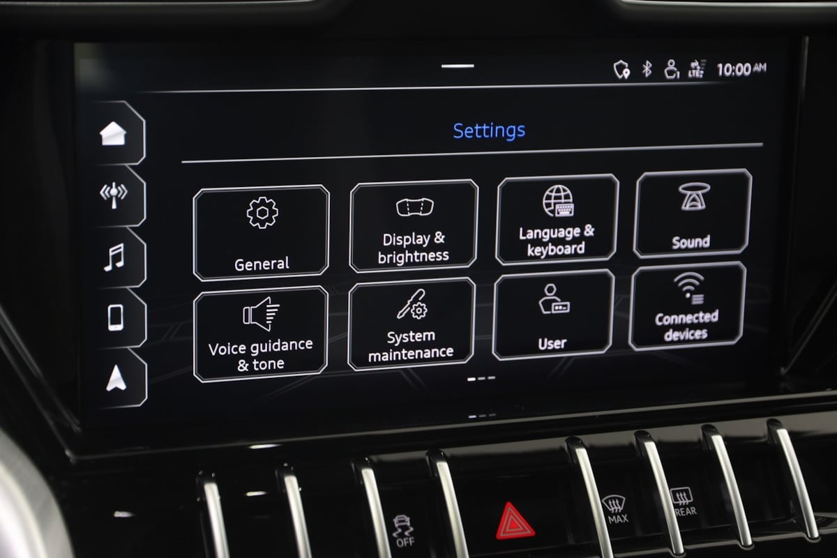 2021 Lamborghini Urus Base photo 55