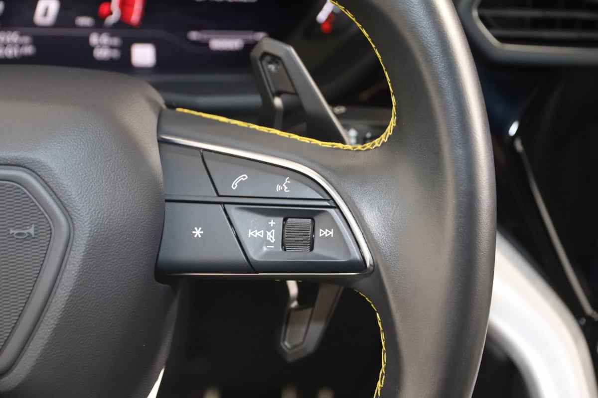 2021 Lamborghini Urus Base photo 58
