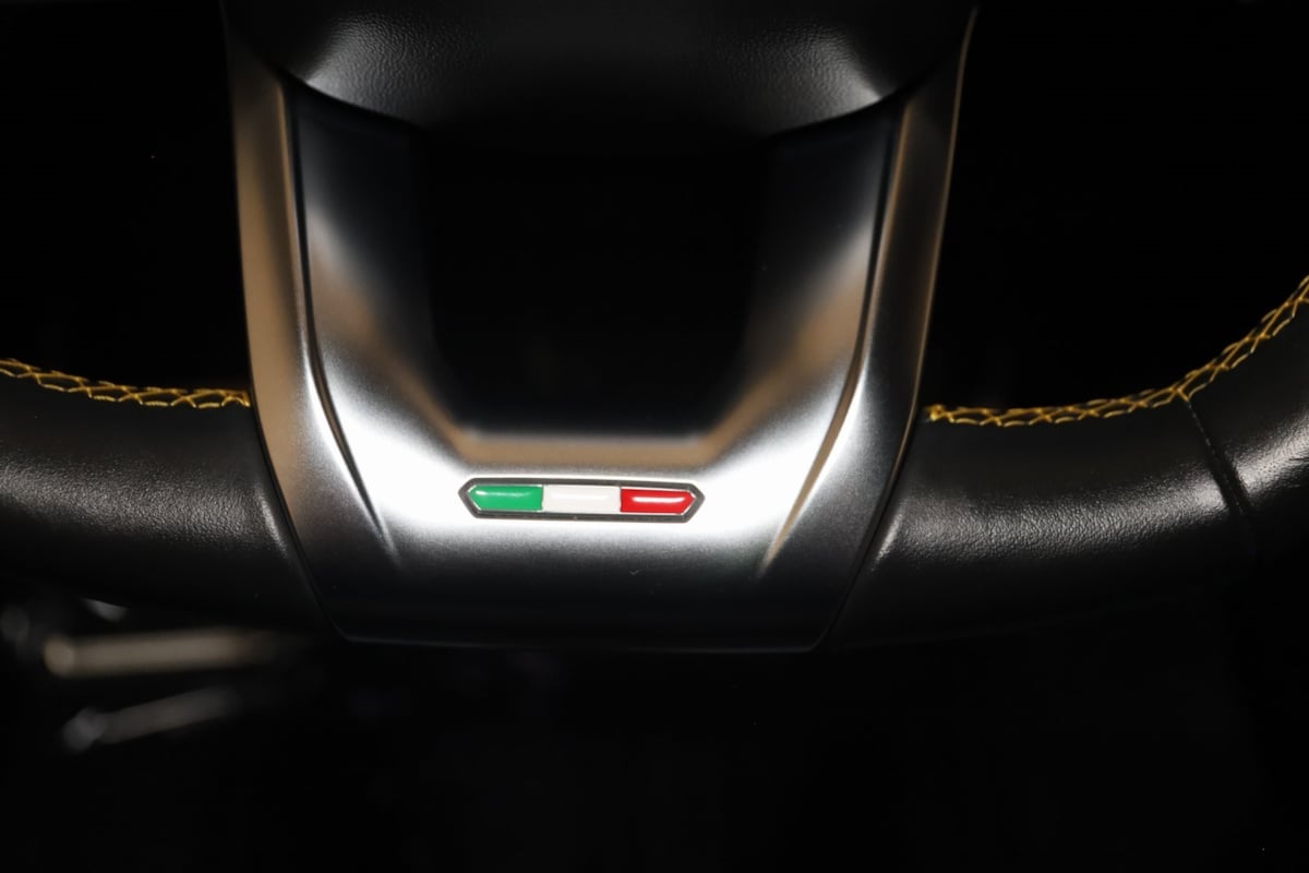 2021 Lamborghini Urus Base photo 59