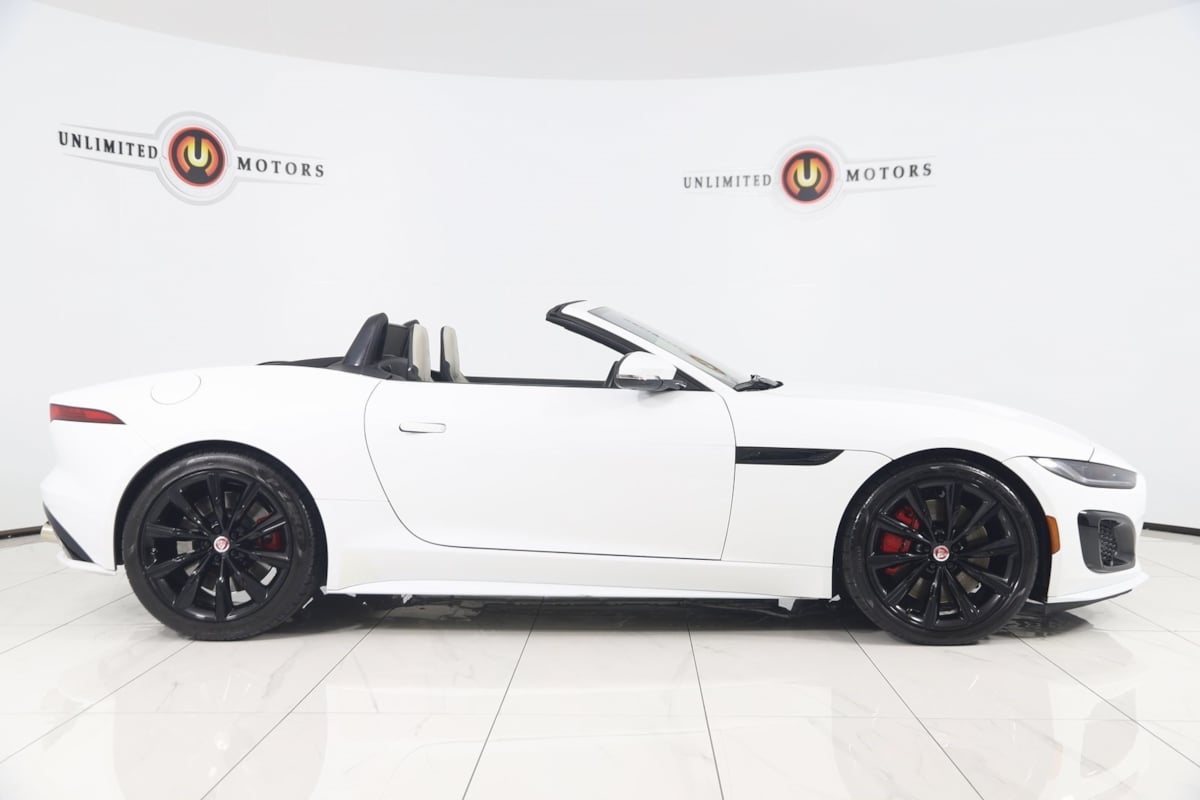 2022 Jaguar F-TYPE R photo 2