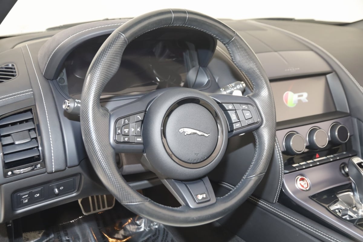 2022 Jaguar F-TYPE R photo 6
