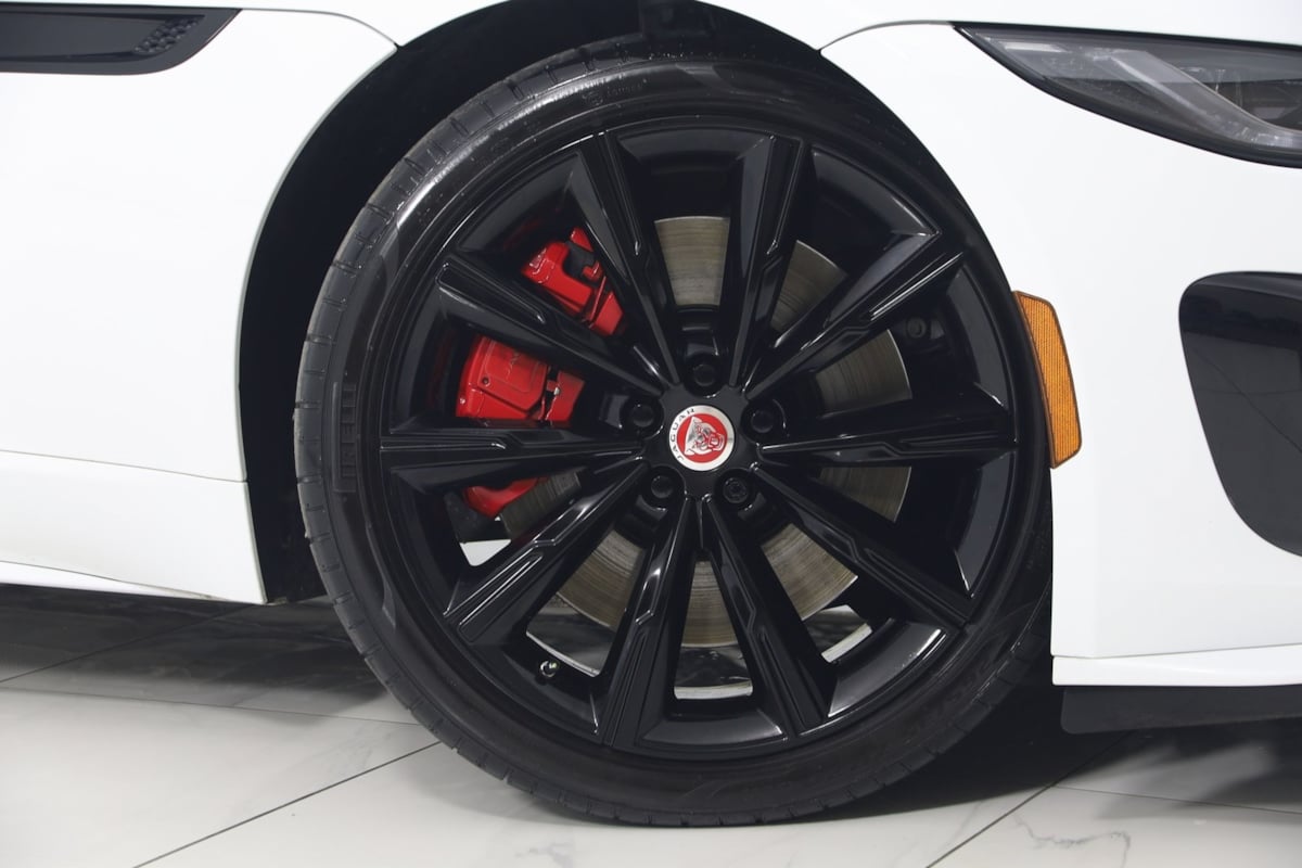 2022 Jaguar F-TYPE R photo 17