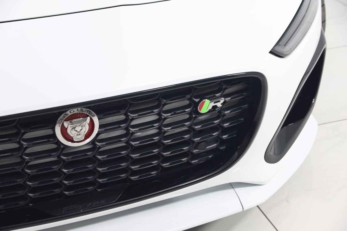 2022 Jaguar F-TYPE R photo 19